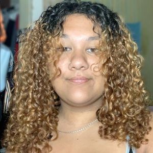 Meet your Posher, Makala